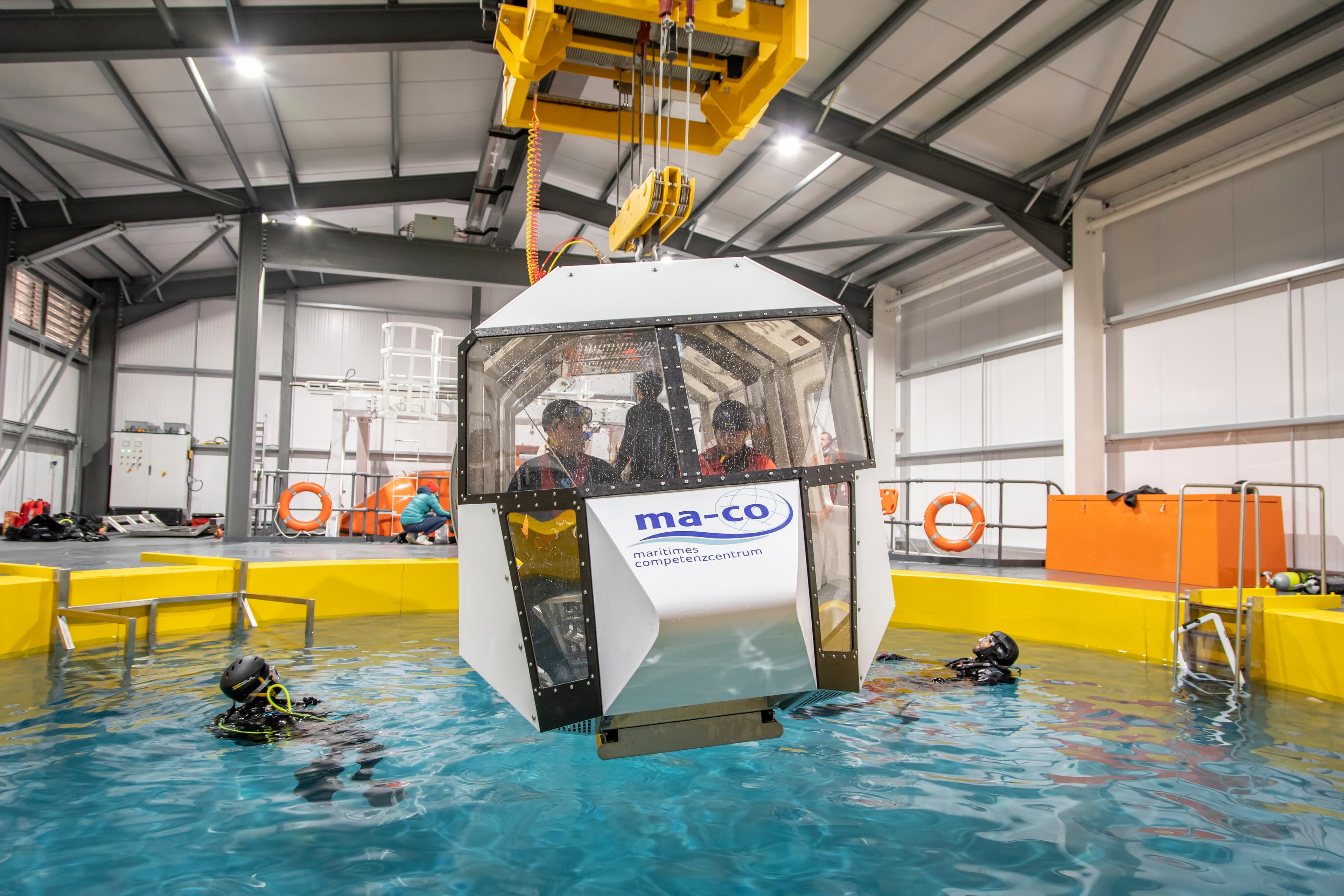 BOSIET Basic Offshore Safety Induction Emergency Training inc. CE-EBS acc. OPITO